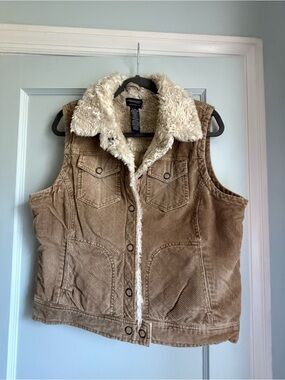 American Eagle Outfitters Tan Corduroy Sherpa-Lined Vest
